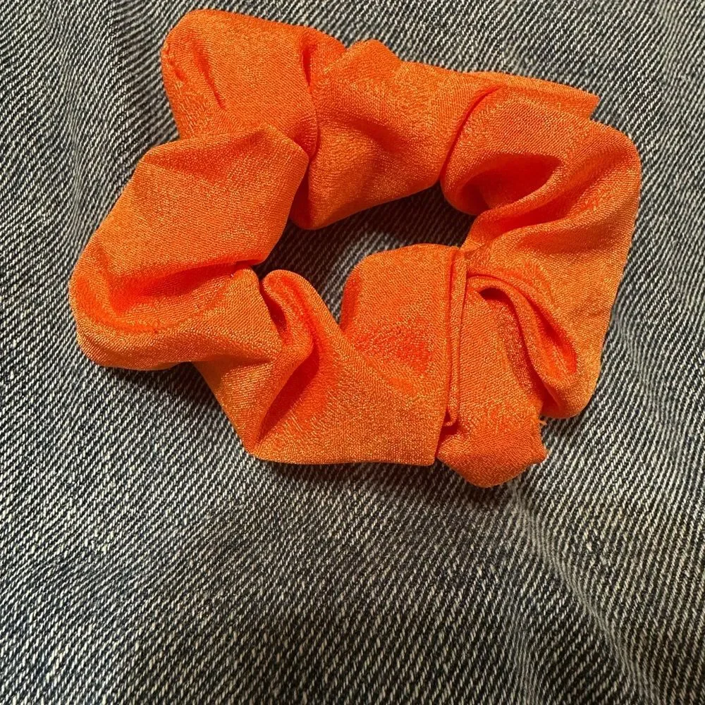 ****  Orange Satin Scrunchie    7834 - WOMEN'S  handmade NWT boutique
